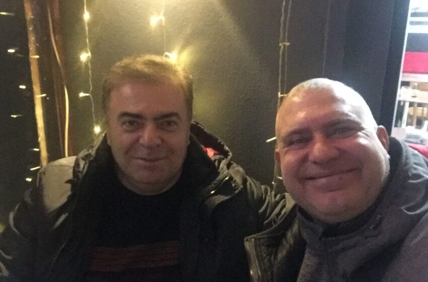  Djali i Koço Devoles lë Tiranën për Amerikën: Do iki dhe unë…