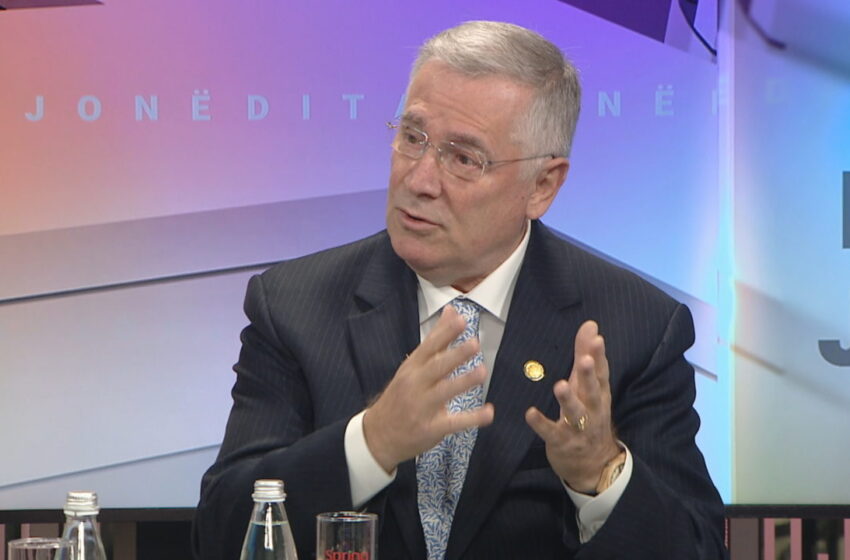  Ish-ambasadori shqiptar – komentuesve: O minj kanalesh të ujrave të zeza