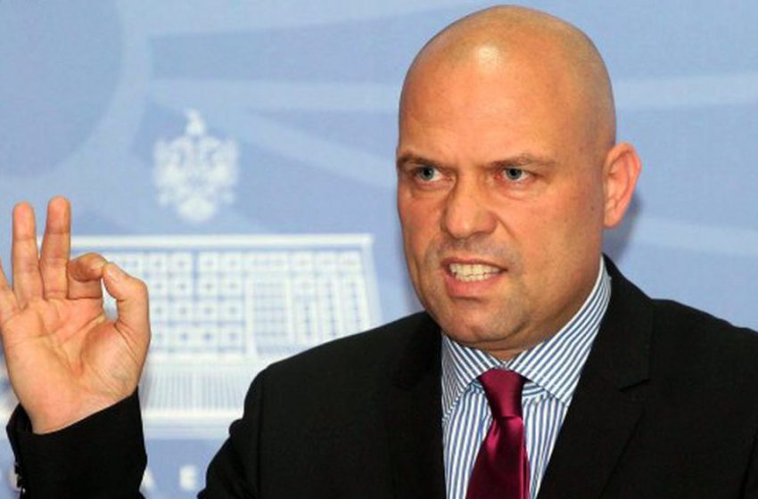  Revoltohet Ylli Manjani: Robt ku t’i keni