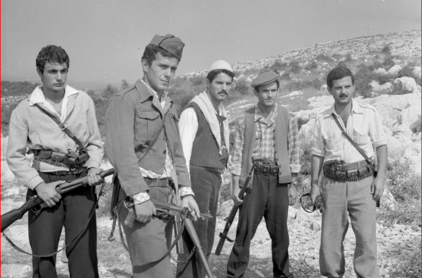  “5 heronjtë e Vigut” – Historia e vërtetë e filmit “Besa e kuqe” dhe “Çeta e vogël”