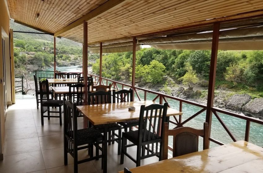  Pse po bie turizmi në Përmet?