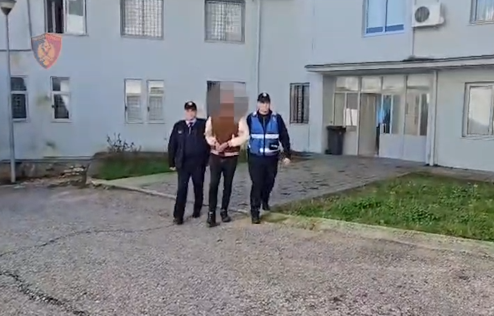  Drogë dhe i armatosur deri “në dhembë”, arresohet 33-vjeçari në Përmet