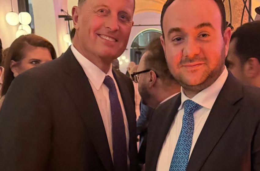  Këta ose janë budallenj, ose bëjnë