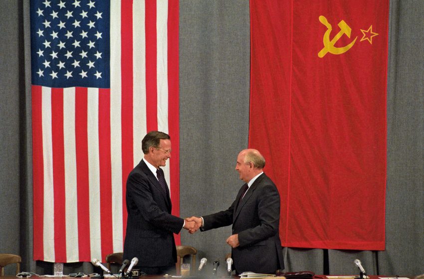  35 vjet nga biseda historike Bush-Gorbaçov, prapaskenat e Luftës së Gjirit dhe taktikat e Sadam Huseinit