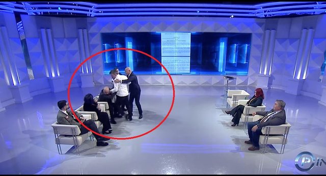  Sherri në studio me Berat Buzhalën, reagon Albatros Rexhaj: Ne jemi intelektualë