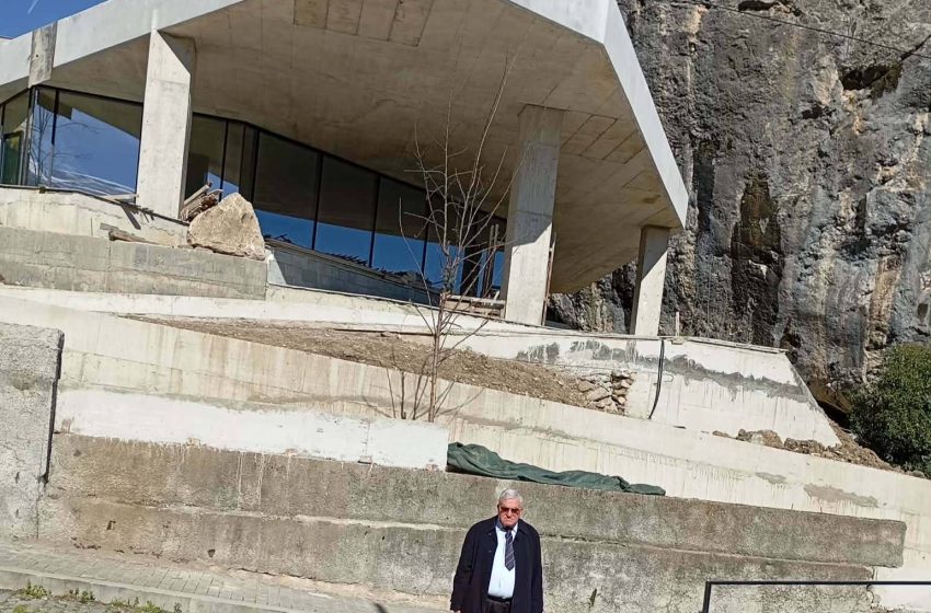  Ustai Genci Muço: Shqetësim dhe revoltë përballë Gurit të Qytetit..