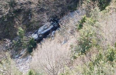  Makina bie në greminë, shpëton për mrekulli drejtuesi në Tepelenë: Detajet e aksidentit dramatik