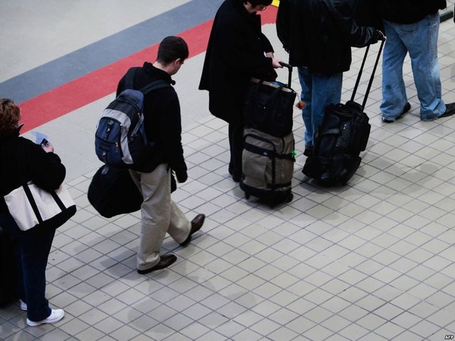  Shqipërisë po i ikin të rinjtë, 62% e emigrantëve nën 35 vjeç, largohen dhe familjet e reja