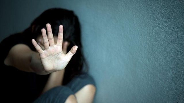  E rëndë: Xhaxhai 39-vjeçar, marrëdhënie seksuale me mbesën 15-vjeçare