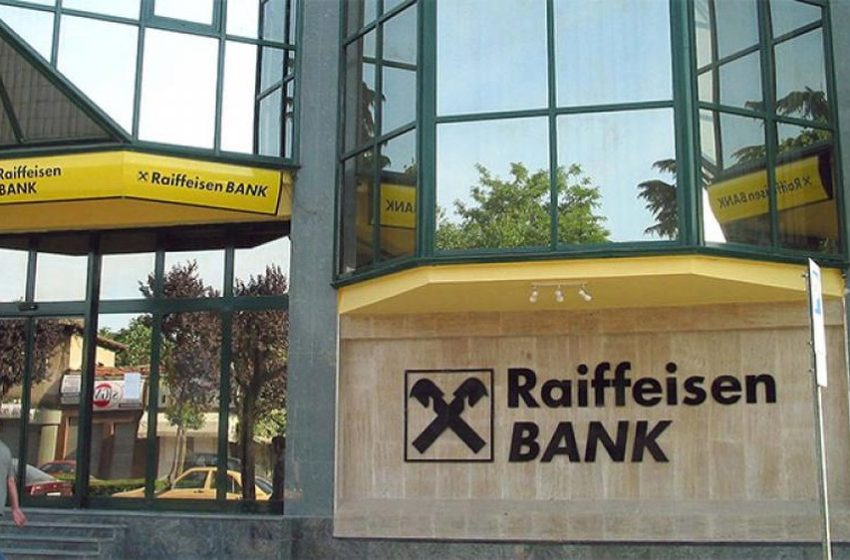  Raiffeisen Bank ndërtoi 70 m2 pa leje në mes të Tiranës