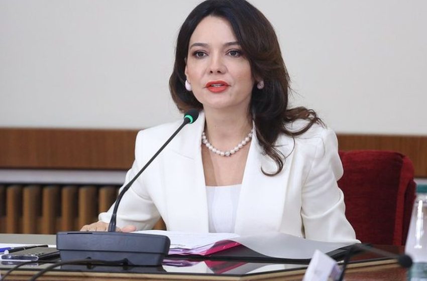  Elisa Spiropali braktis politikën për televizionin…