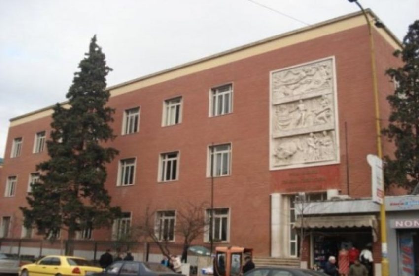  “Më kapi për fyti…” – Sherr mes mjekëve në Tiranë, kryeinfermierja kallëzon gjinekologun