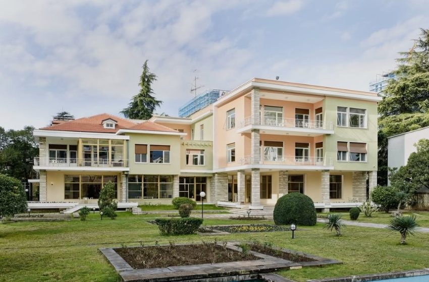  Vila e “Hurit dhe Elitarit”*