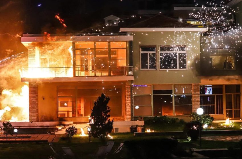  Ish-deputeti i PD: Duhet të djegim çdo biznes apo godinë, që janë simbol i komunizmit