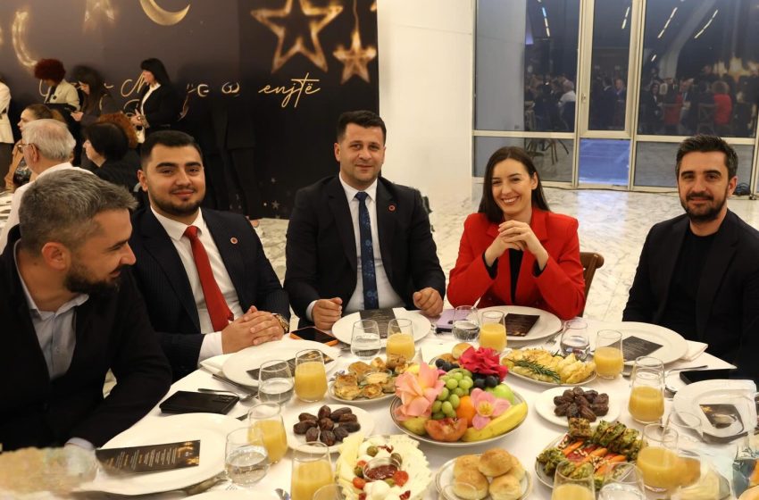  Reflekton dhe Zegjineja