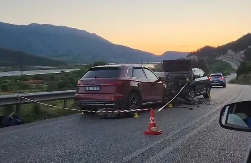  Aksident i rëndë në aksin Tepelenë-Krahës, plagosen 8 persona. Dërgohen me urgjencë në Gjirokastër