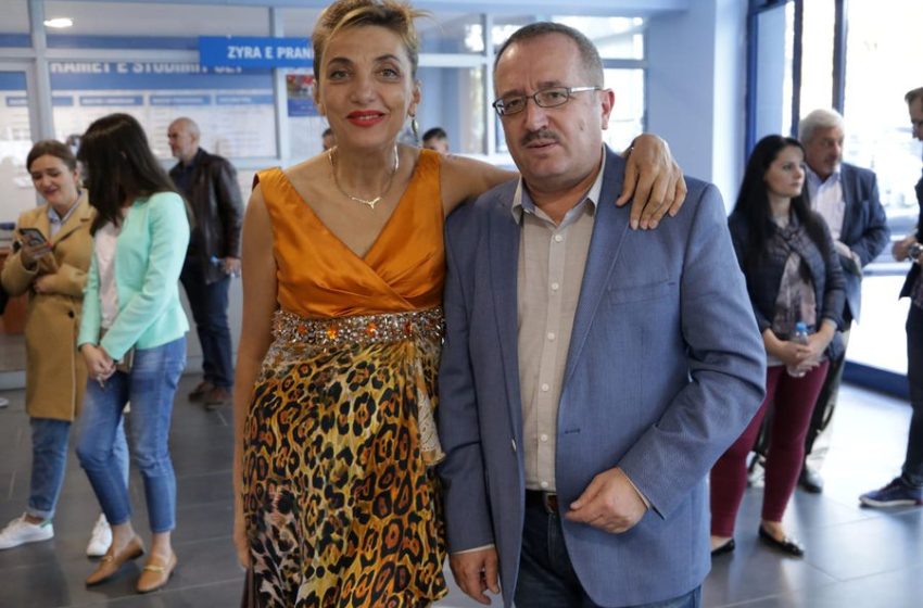  Kush është ish-bashkëshorti i Mimoza Ahmetit, sensacionit të rrjeteve sociale këto ditë?