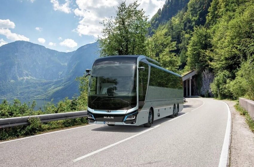  Çmenduria: Shoferi i linjës Përmet-Korçë gjobitet 500 mijë lekë për 10 bukë pa faturë