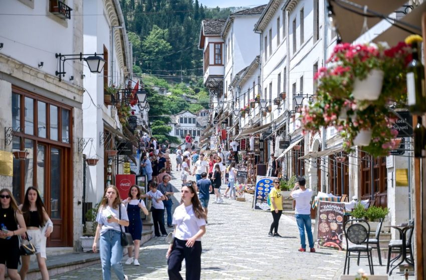  Revista ndërkombëtare e turizmit: Jugu i Shqipërisë po përjeton një transformim “tronditës” ekonomik