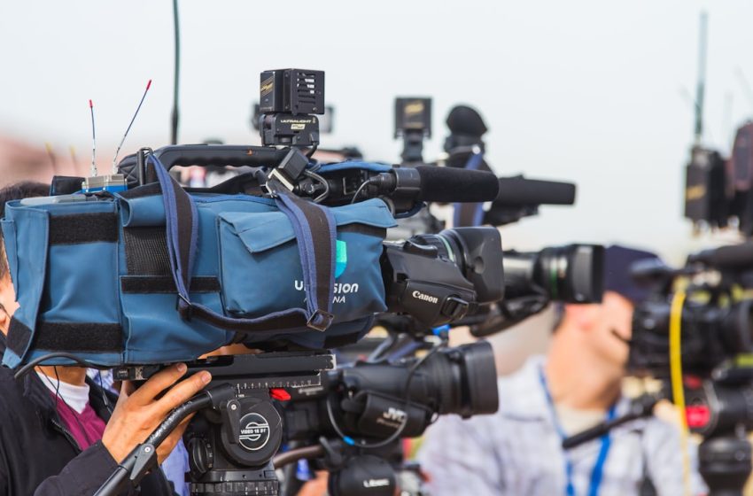  Media kërcënohet nga politika dhe krimi, Shqipëria bie me 3 vende në Indeksin e RSF