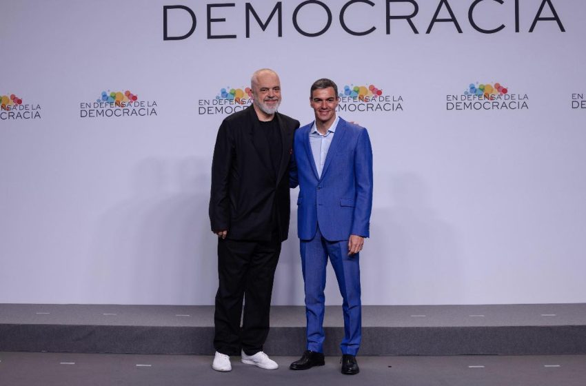  Edi Rama, një kameleon politik