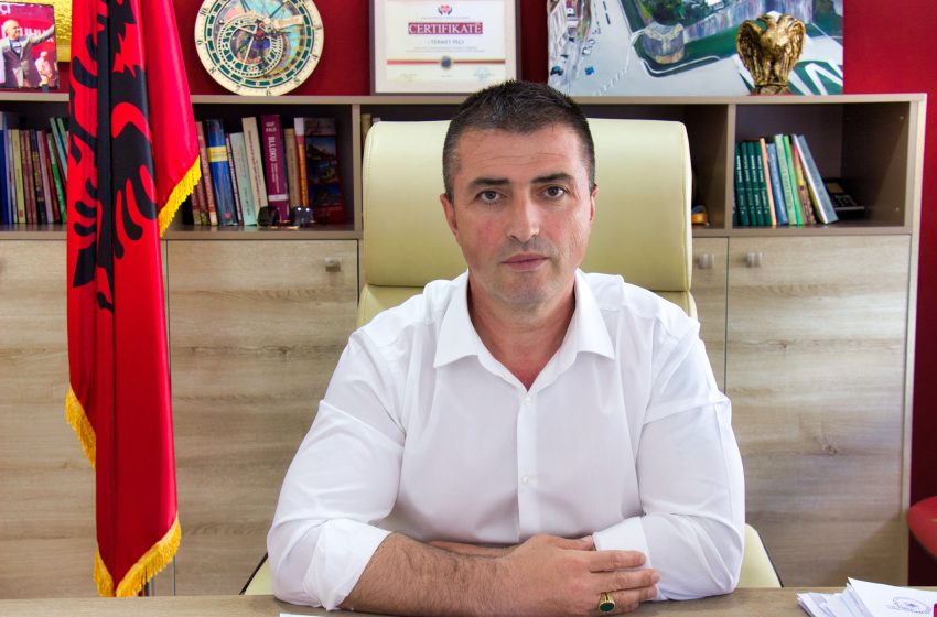  Denoncimi: E vërteta e videos erotike të Tërmet Peçit, me punonjësen e Bashkisë Këlcyrë