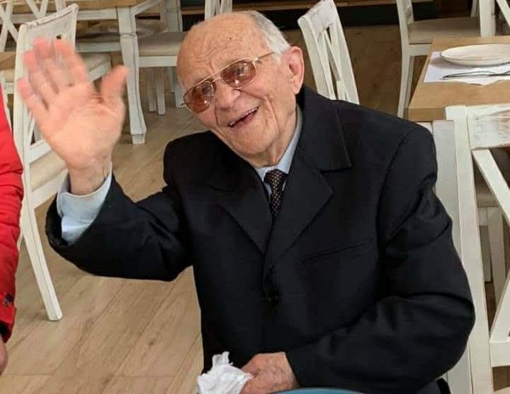  Djali biologjik i Koço Qendros flet për aktorin 99- vjeçar: Komunist dhe koprac që fle me kravatë