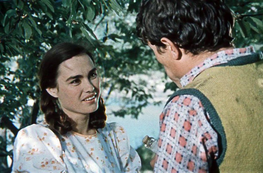  Historia e dy personazheve tek filmi “Në fillim të verës” – Si u vranë dy të fejuarit (luajtur nga Astrit Cerma dhe Elida Cangonji) në luftë