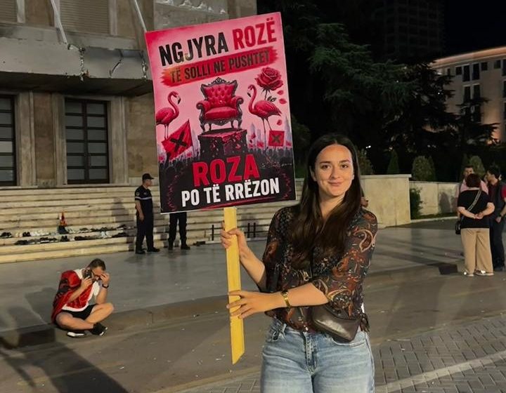  Vajzat e ‘Revolucionit të Flamingove”