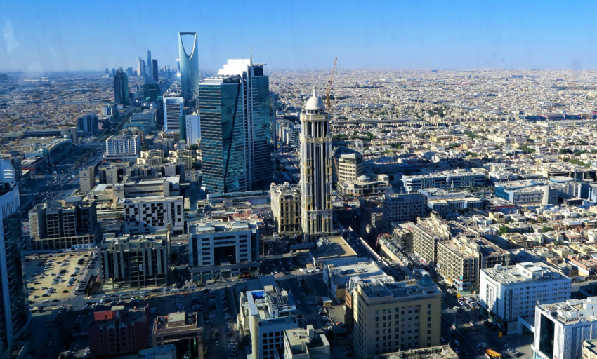  Krizë mes aleatëve? Arabia Saudite bllokon transfertat drejt Emirateve