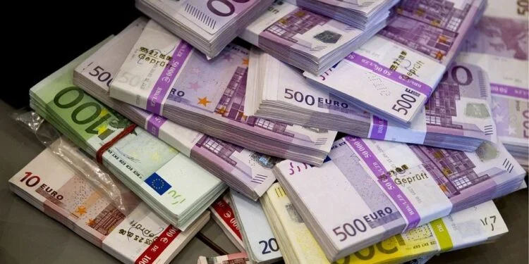  PËRGJIMI: 2 milion euro të krimit hynë nga porti i Vlorës, u dorëzuan tek Exchange te “Dollari”