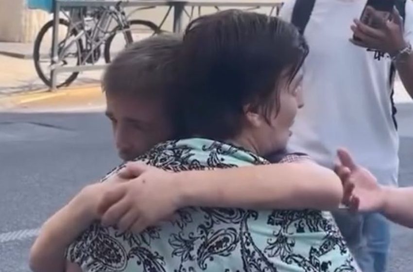  Historia e trishtë e gruas me djalin autik, që u bë virale në rrjet dhe përplasi Ramën me protestuesit