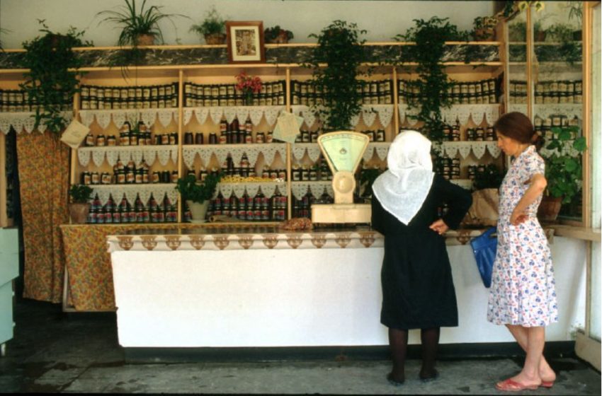  Rama si Sofokli Lazri në vitin 1987, që mori çmimin ndërkombëtar për ushqimin