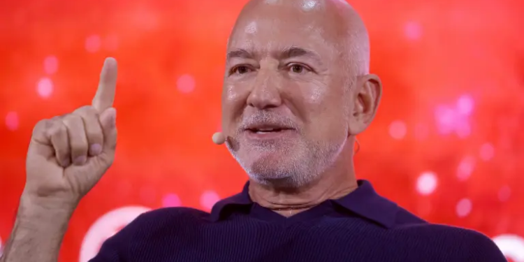  Jeff Bezos parashikon javën e punës me 3 ditë: Familjet do jetojnë me vetëm një pagë