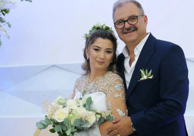  Ai 42 vjeç, ajo vetëm 21 – Ismet Drishti rrëfen historinë e dashurisë me bashkëshorten